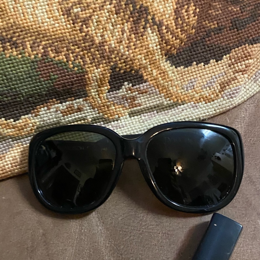 Donna Karan New york black frame sunglasses  Distressed